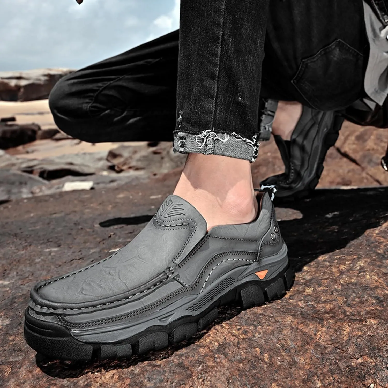 2023 Autumn Winter Men's Fashion Business Leather Loafers Comfortable Slip On Casual Walking Shoes Outdoor Travel Office Work Shoes